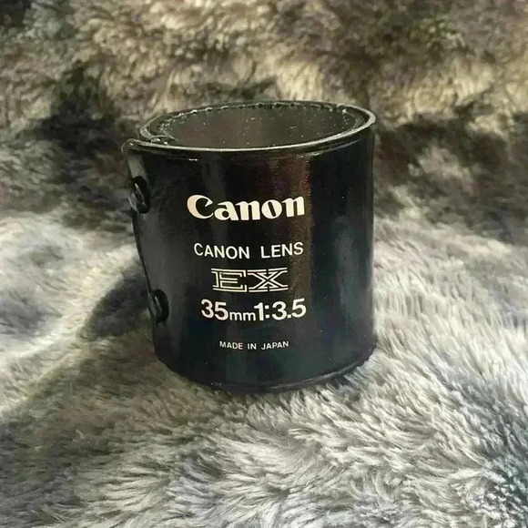 Canon  EX 35mm 1:3.5 Lens with case - Picture 1 of 16